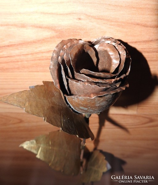 Bronz - réz rózsaszál ; egy szál rózsa