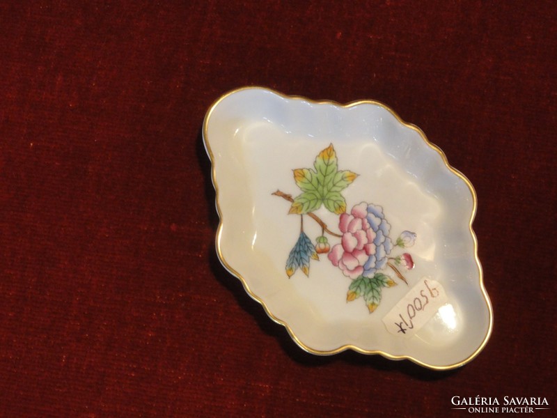 Herend porcelain bowl with Victoria pattern, marked: 7737/vbo. He has!