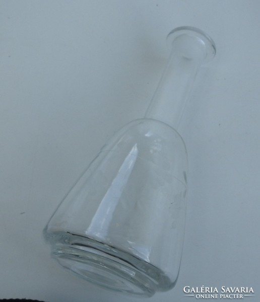 Antik csiszolt - szőlő mintás - üveg likőrös butélia