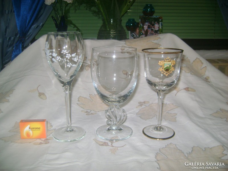 Gyűjtői talpas pohár - három darab együtt