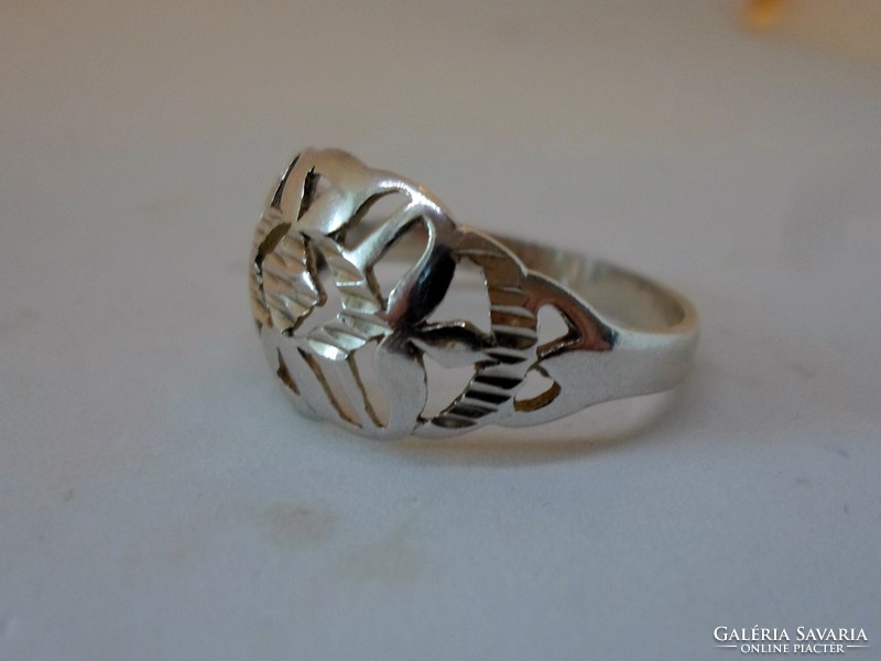 Szépséges kézműves  ezüstgyűrű