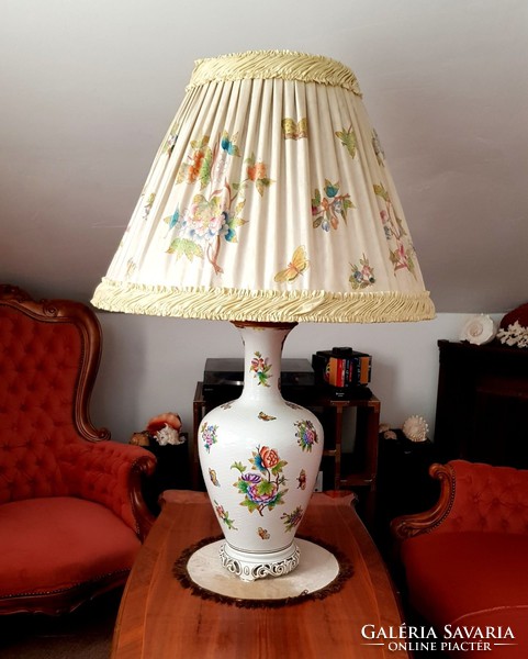 Beautiful huge 108cm Herend Victorian patterned lamp