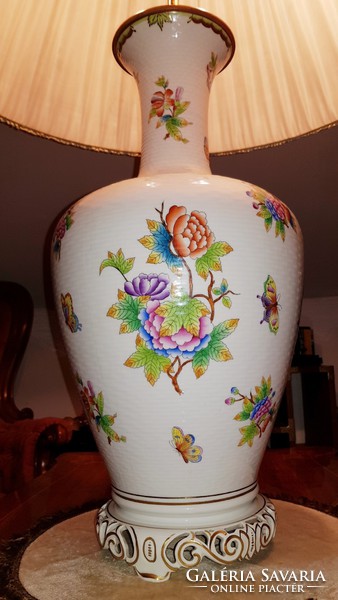 Beautiful huge 108cm Herend Victorian patterned lamp