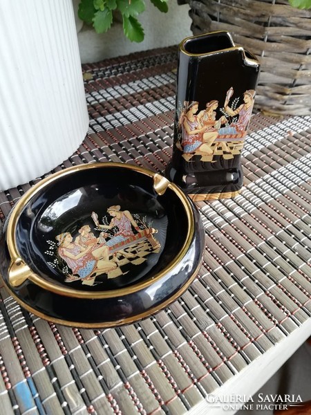 Gilded porcelain smoking set