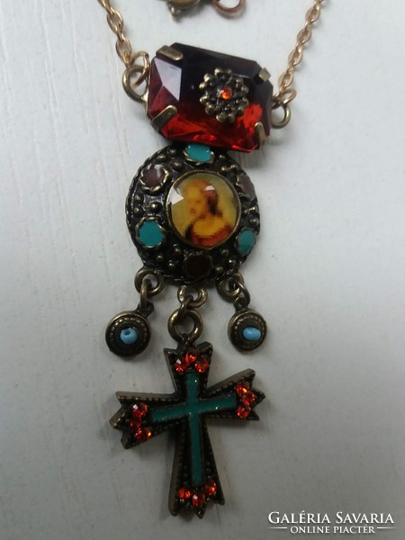 Retro long necklace with church-style large pendant.