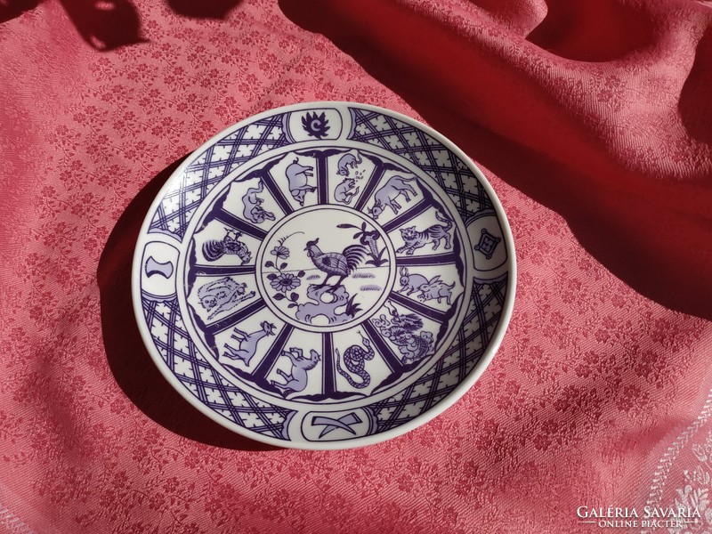 Horoszkópos porcelán tányér, a kakas éve