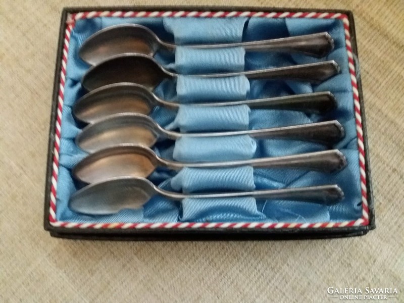 Old marked coffee spoon set in box
