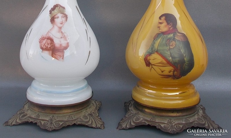 Kerosene lamp with pair of Napoleon, Josephine