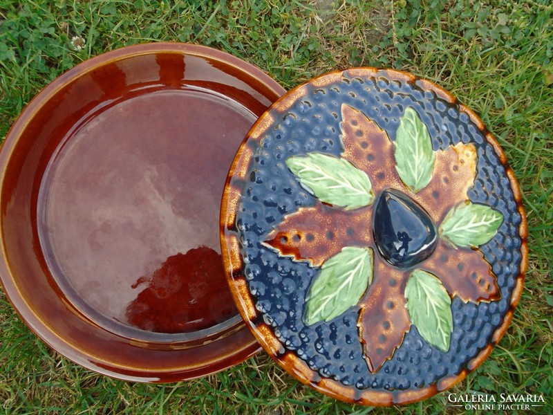 Dreamy, large new ceramic pie oven or kuglóf oven dish, a real work of craftsmanship, Scandinavian