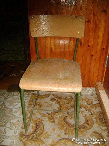 Retro csővázas iskolai szék - akár teraszra