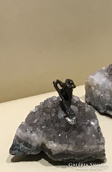 Amethyst nugget with bronze miner minifigure