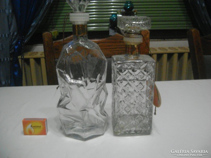 Két darab retro italos üveg