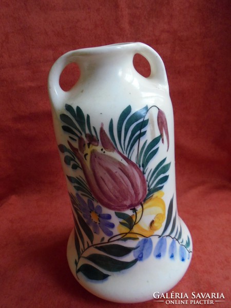 Érdekes városlődi(?) porcelán váza