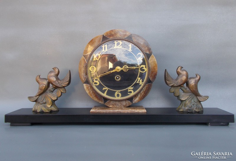 Art deco márvány asztali óra galambokkal