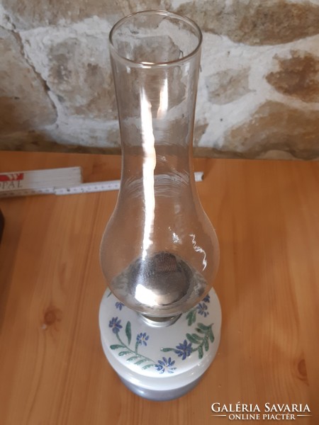 Régi festett tejüveg petróleum lámpa