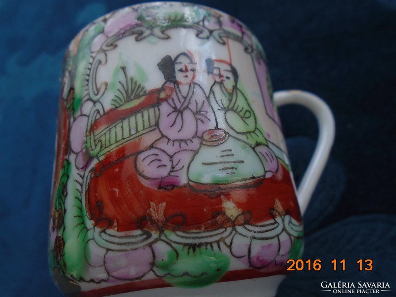 Famille Rose jelenetes,aranyozott kínai kávés csésze alátéttel 6 kézi írásjel jelzés