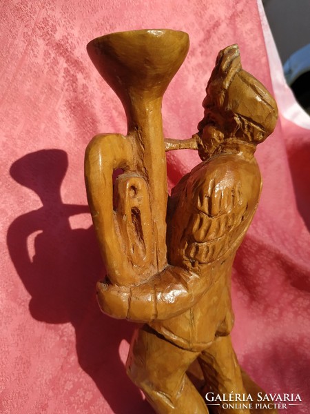 Wood carving, turban trumpet