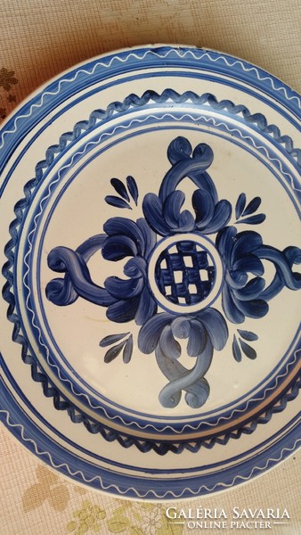 Kerámia tányér,kék virágos, jelzett fali tányér eladó!