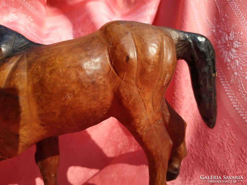 Wood carving, horse, paripa