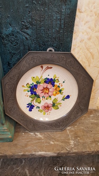 Porcelán fali tányér ón keretben - Olasz termék -