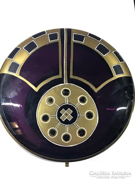 Art deco bonbonier in deep purple color, with rich gilding, 14 cm diameter!