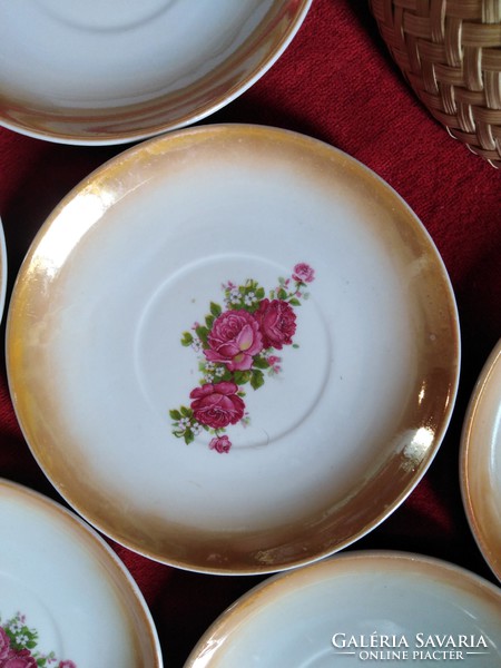 Zsolnay  tányérok, antik,  lüsztermázas  süteményes, ritka szép mintával (pohár alátét tányérok)