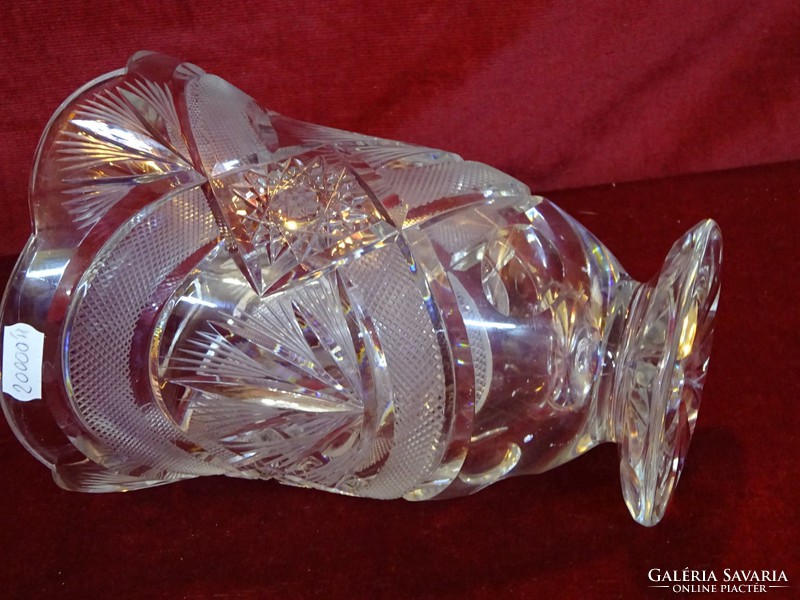 Lead crystal glass vase, richly polished, wonderful piece. He has!