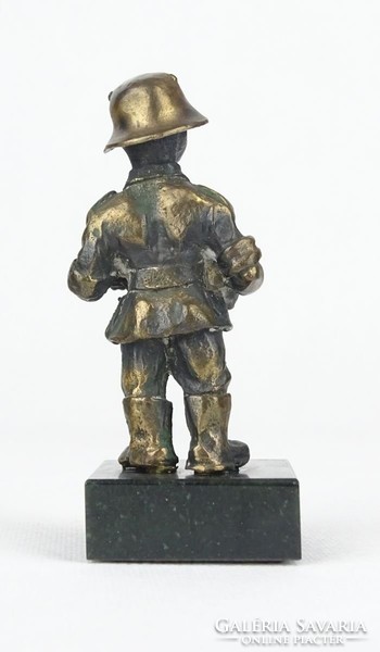 0Y539 Gépfegyveres katona bronz szobor 9 cm