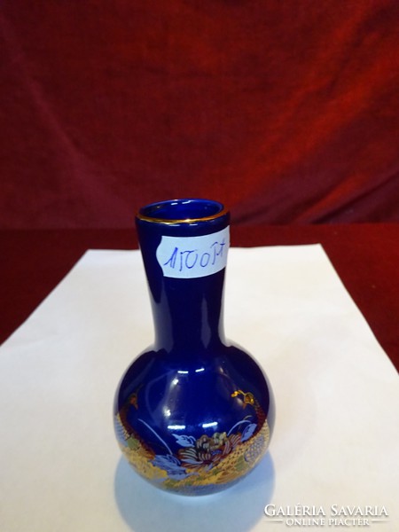 Japanese porcelain vase, cobalt blue with gold pheasants, 9.5 cm high. He has!