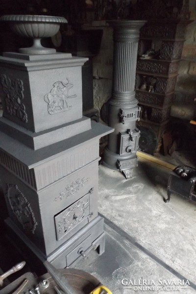 A rarity! Hungarian cast iron stove bull foal iron stove 1850 museum for hunter's house