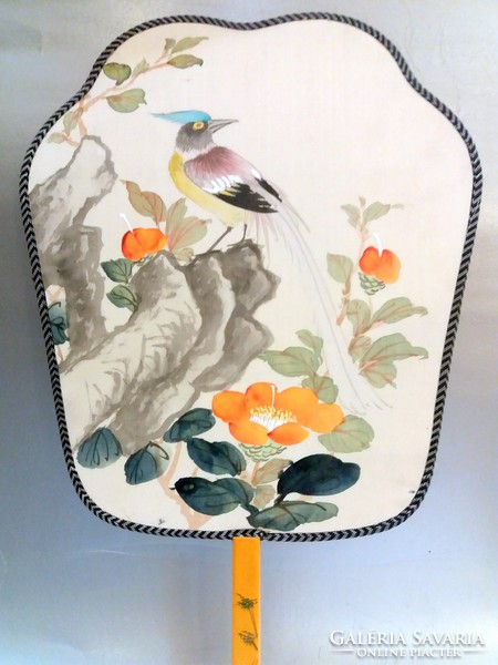 Antik festett selyem legyező madárral, virággal, pillangóval