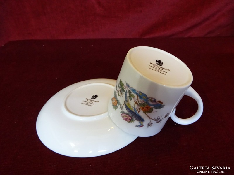 Wedgwood made in england with coffee cup + placemat with cutaneous crane decoration. He has!