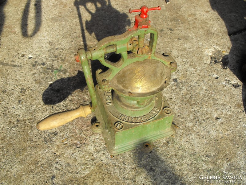 Large 1910 iron coffee grinder grinder cast iron grinder grinder shop rarity