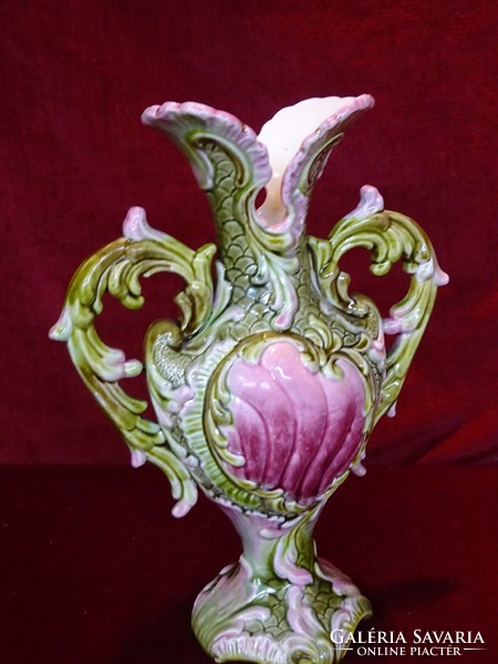 Antique majolica vase. Indicated. Height 28 cm and width 20 cm. He has!