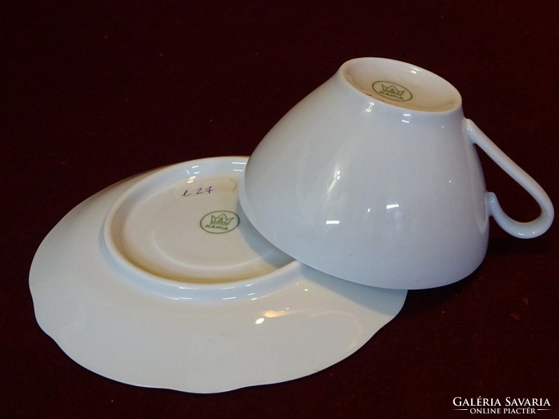 Kahla German quality porcelain teacup + placemat with gold trim. He has!