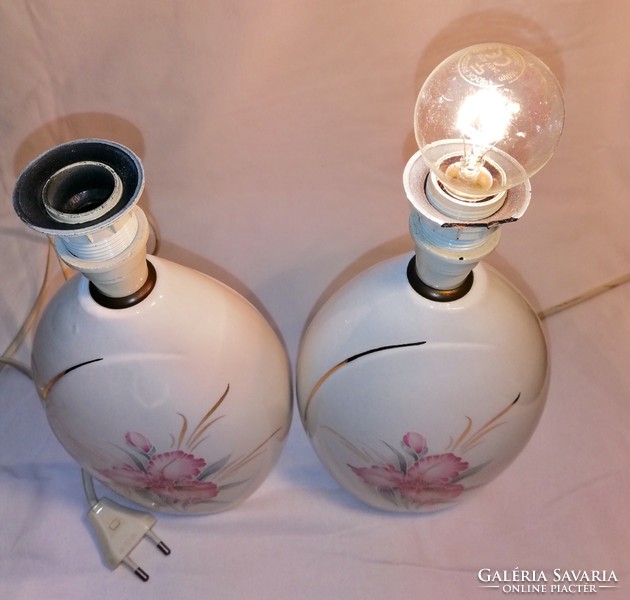 Szecessziós,jelzett olasz váza kerámia pár; gyönyörű szignózott kézzel festett orchideával az elején