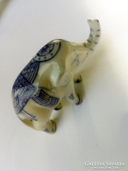 Szerencsehozó porcelán elefánt 