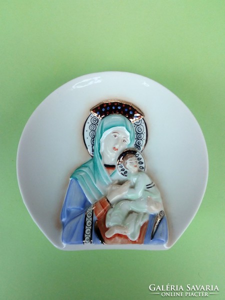 Aquincum's rarity. Virgin Mary with your little Jesus