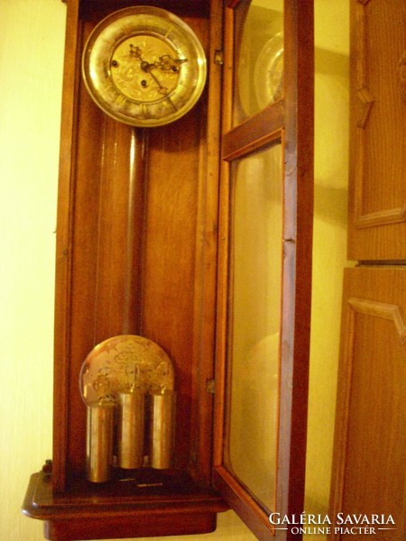 Antique wall clock 3weights