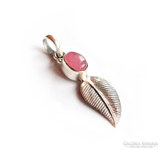 Silver pendant with pink jade stone