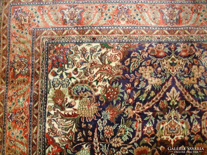 Antique! Value: 65 thousand euro! Silk Persian carpet
