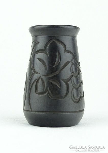 0Y939 Régi fekete kerámia váza 9.5 cm