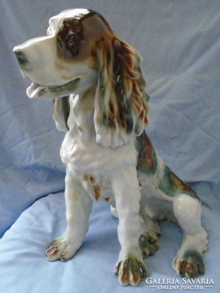 Almost lifelike size English Springer Spaniel dog in porcelain - indicated
