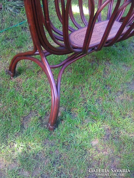 Thonet nr.1 Cradle from 1870-1880 is an original, flawless museum piece