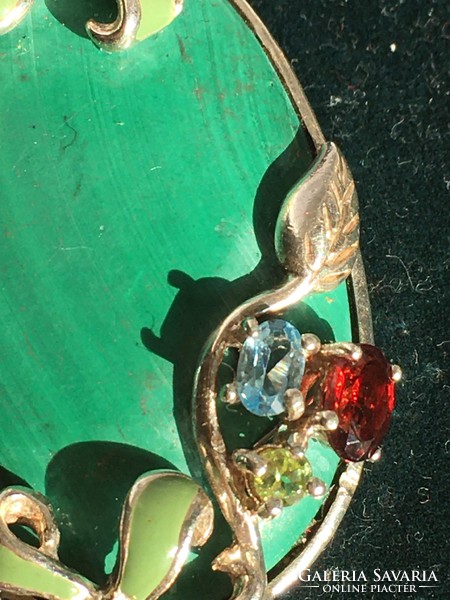 MEDÁL ,ásványl/malachit,/,csiszolt kristályokkal ezüst foglalatban 925-ös finomsággal