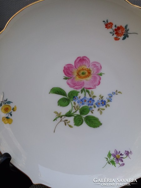 Meissen porcelain, for gifts, serving bowl, table centerpiece, old sign with swords! Luxury. Porcelain.