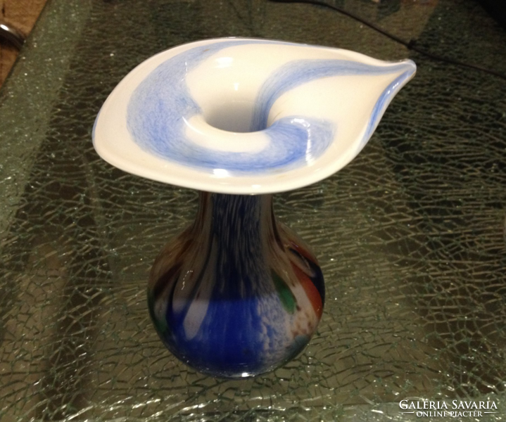 Muranói üveg váza  15 cm magas különleges forma