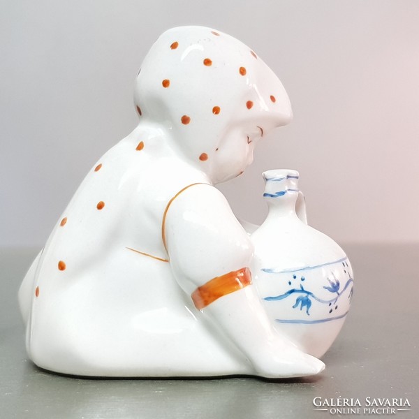 Zsolnay korsós kislány porcelán figura (932)