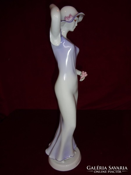 Hollóház porcelain figural statue, lady in purple dress, 42 cm tall. He has!