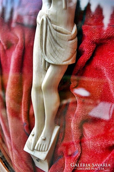 1. Antik CSONT  Jézus Krisztus (22cm), Korpusz 46.5 cm falra akasztható keretben, kereszt, feszület